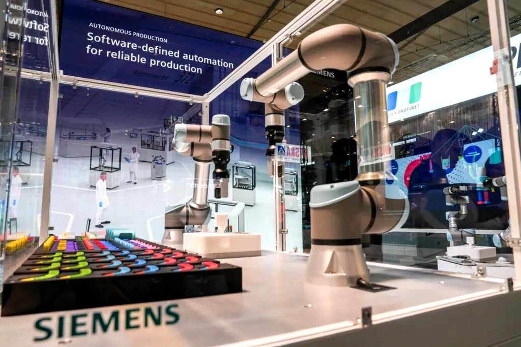 Siemens Advances Software-Defined Automation with SIMATIC AX and Next-Generation Engineering Workflows