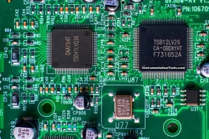 What are the differences FPGA and CPLD?